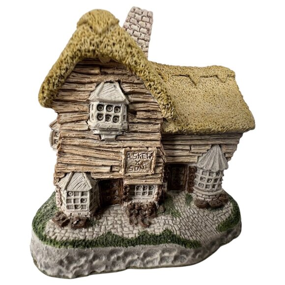 David Winter Cottages The Village Shop 1982 John Hine Studios Box COA Britain - Picture 2 of 12